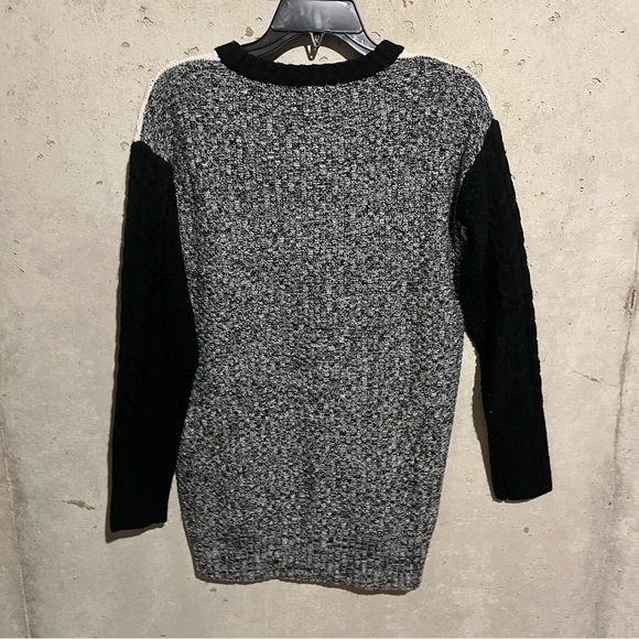 Aqua Womens XS Wool Blend Pullover Sweater Knit Modern Colorblock Casual - Picture 5 of 7